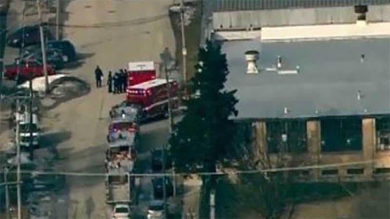 Seis muertos y múltiples heridos en un tiroteo en un complejo industrial en Illinois
