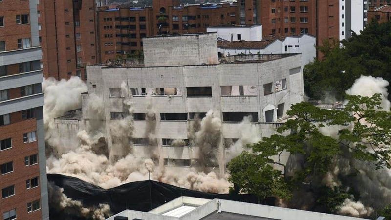 Colombia derriba un edificio del capo de la droga Pablo Escobar