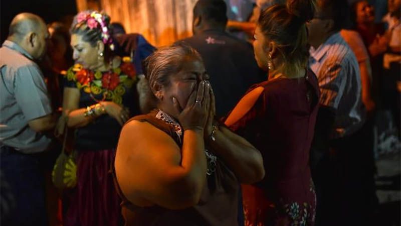 Hombres armados irrumpen en una fiesta y matan a 13 personas en México