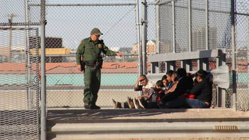 Un hombre nicaragüense muere tras cruzar la frontera y entregarse a las autoridades de EEUU