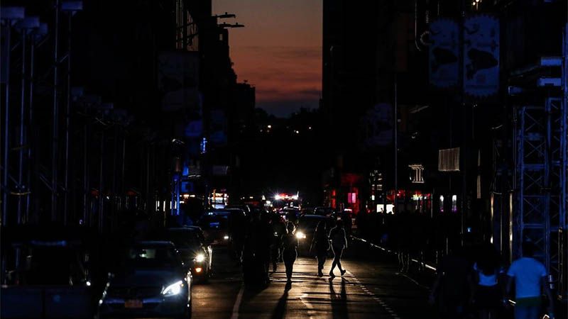 Un apagón deja a oscuras por varias horas el centro de Nueva York