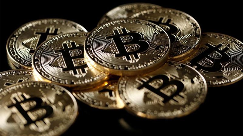 El bitcóin cae por debajo de los 10.000 dólares