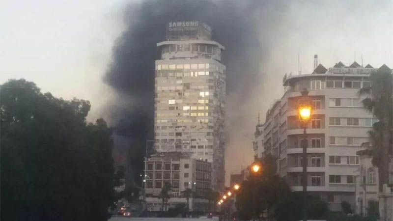 Desalojan a 100 personas tras incendio en la torre de Damasco