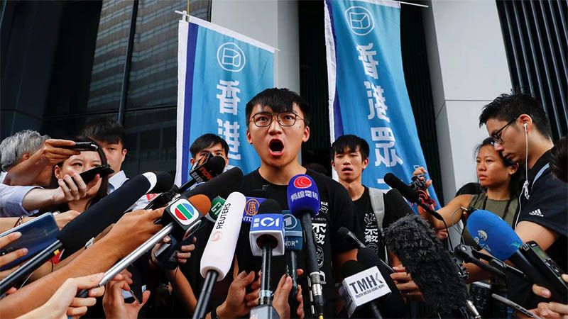 Varios activistas arrestados por la policía en Hong Kong