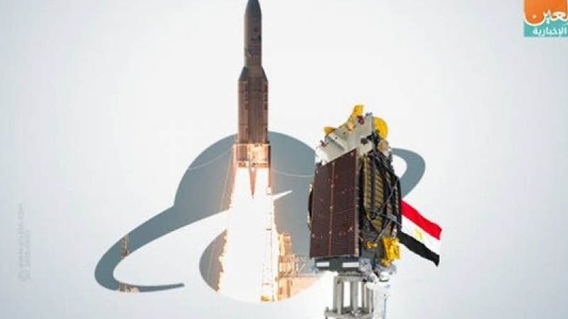Egipto lanza su primer satélite de telecomunicaciones