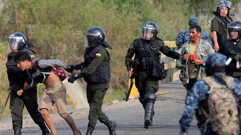 Los golpistas cometen cr&iacute;menes de lesa humanidad en Bolivia, revela un informe
