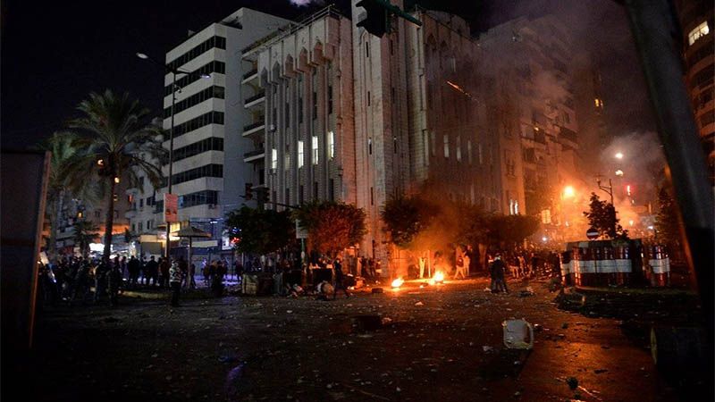 Enfrentamientos en un barrio de Beirut entre manifestantes v&aacute;ndalos y fuerzas de seguridad