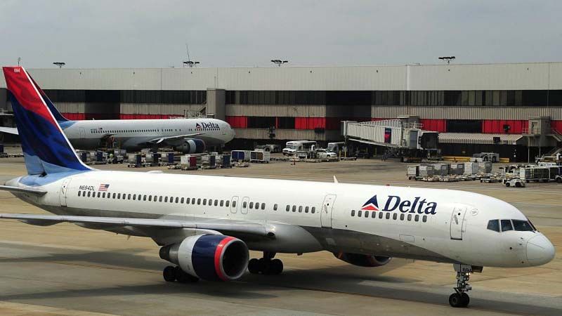 Delta Air Lines y American Airlines suspenden vuelos entre EEUU y China por el coronavirus