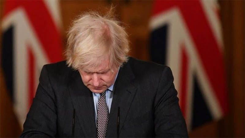 Boris Johnson asume &ldquo;toda la responsabilidad&rdquo; por las 100.000 muertes en Reino Unido