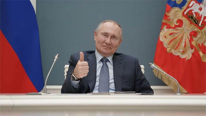 Putin firma la ley que le permite seguir en el poder hasta 2036