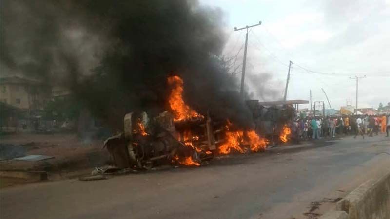 Mueren doce personas por la explosi&oacute;n de un cami&oacute;n cisterna en el sureste de Nigeria