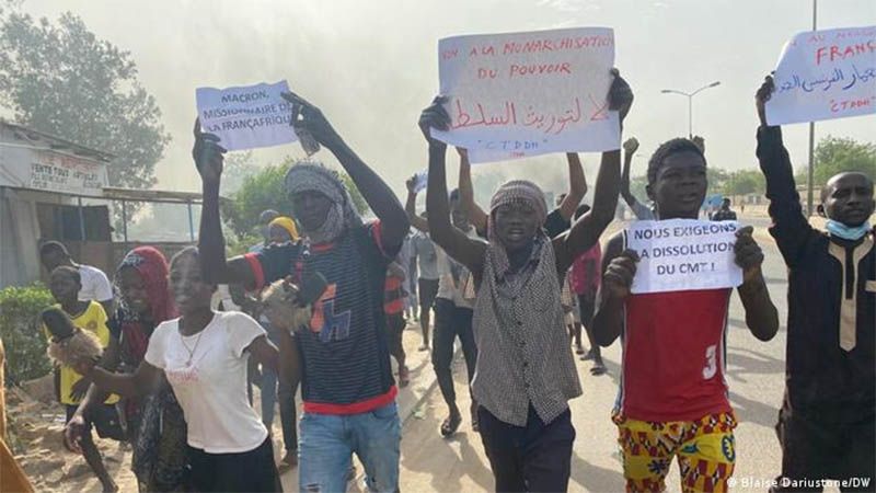 Cinco muertos en protestas contra la junta militar en Chad