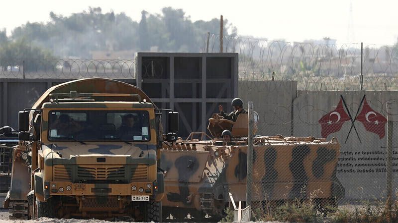 Un avi&oacute;n no identificado ataca una base militar turca en el norte de Siria