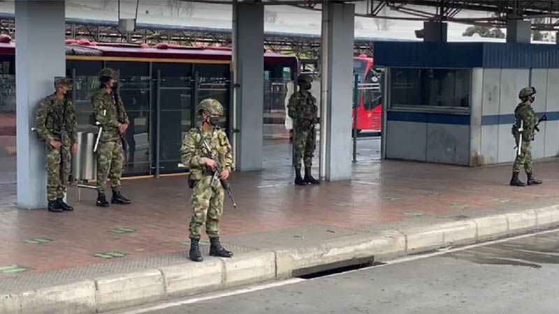 Colombia militariza ciudad de Cali tras protestas antigubernamentales