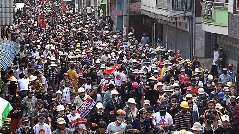 Los manifestantes de Birmania piden una &ldquo;primavera revolucionaria&rdquo;