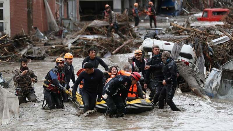 Declaran como zona catastr&oacute;fica tres provincias del norte de Turqu&iacute;a por inundaciones y deslizamientos de tierra