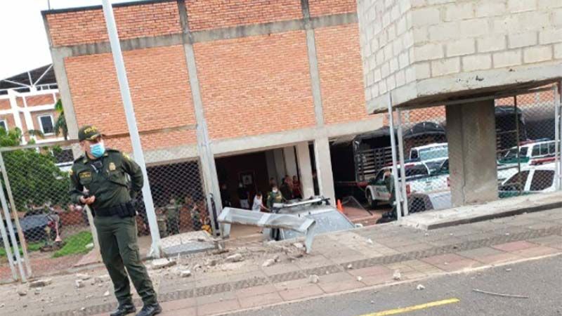 Más de doce personas heridas por un atentado contra una sede policial en Colombia