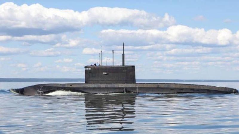 Rusia envía tres submarinos armados con misiles de crucero a la costa siria