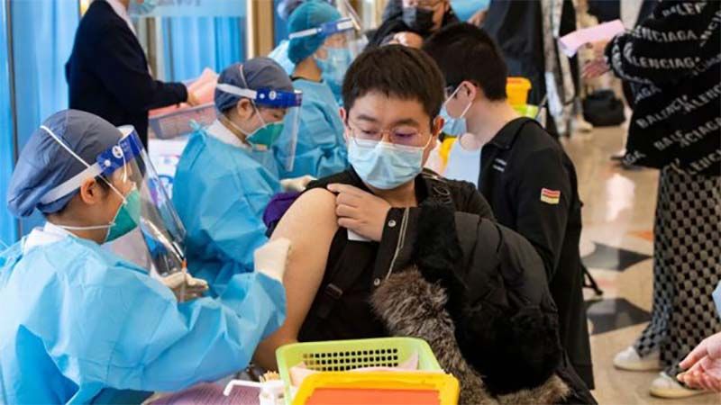 Completan la vacunación de más de 1.000 millones de personas en China