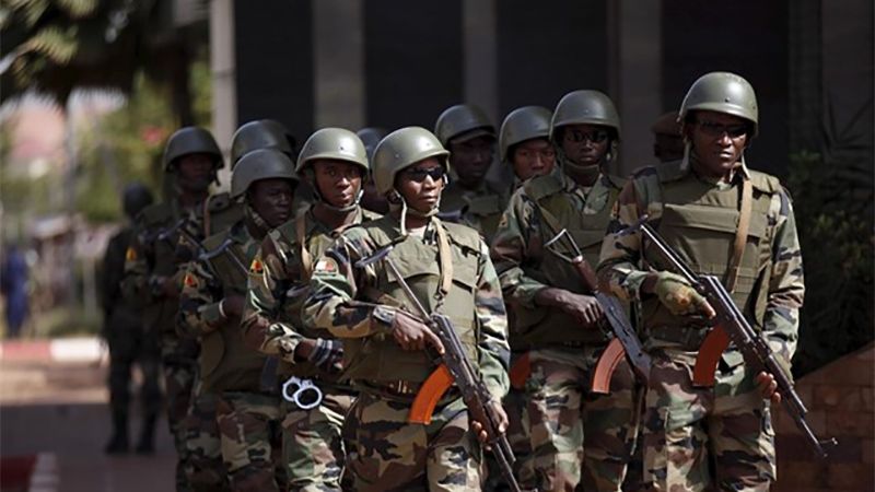 Más de cuatro soldados muertos por la explosión de una bomba en el centro de Malí