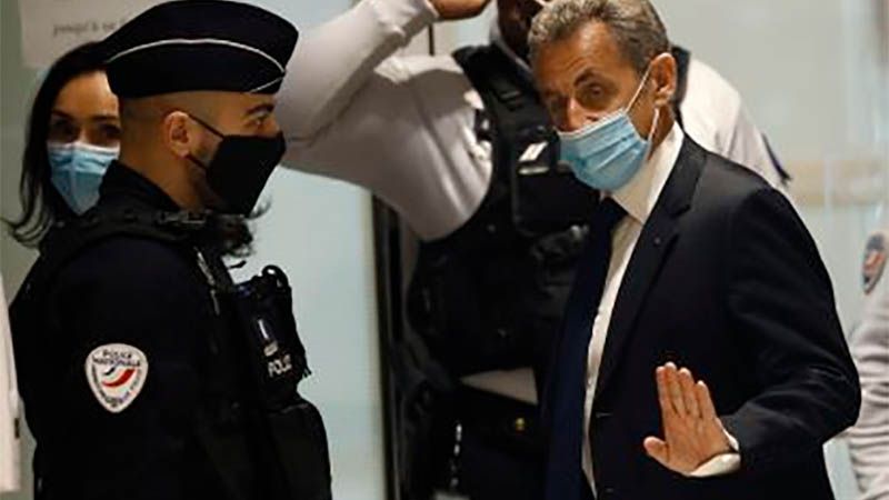 Nicolas Sarkozy, condenado a un año con brazalete electrónico por financiación ilegal