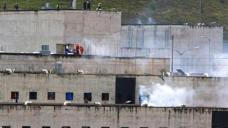 Ecuador declara estado de excepción en sus cárceles tras morir 116 presos en un motín