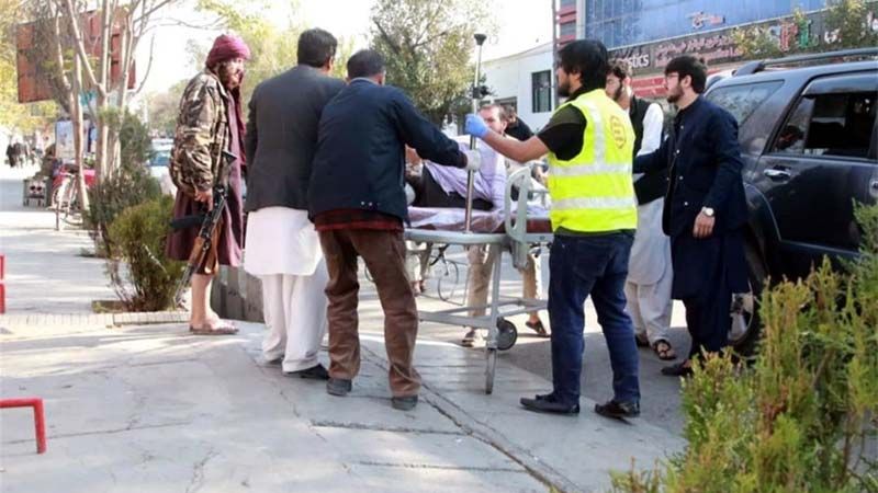 Mueren m&aacute;s de 15 personas por un atentado contra un hospital militar en Kabul