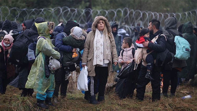 Lukashenko pide a Alemania que acoja a los migrantes varados en su frontera