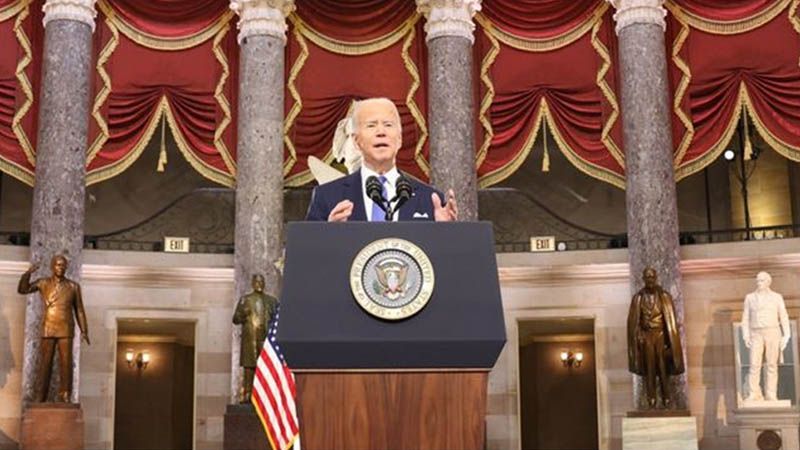 Biden culpa a Trump del asalto al Capitolio