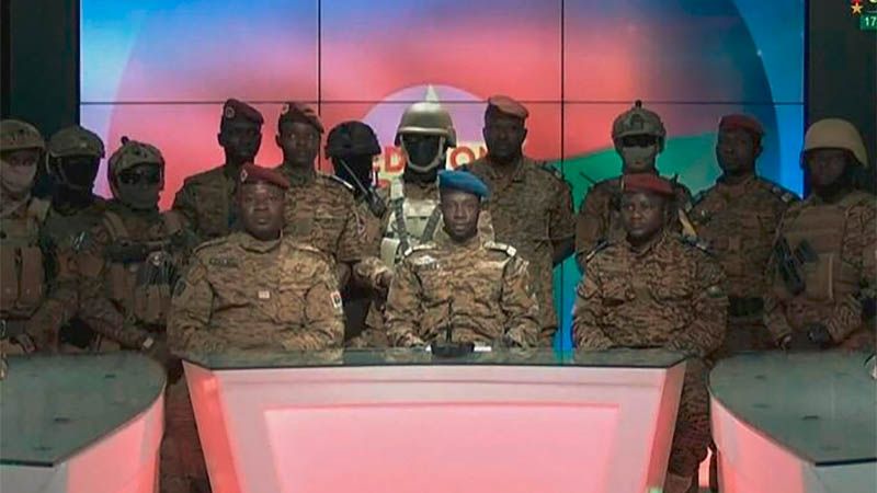 Los militares confirman el golpe de Estado en Burkina Faso y deponen al presidente