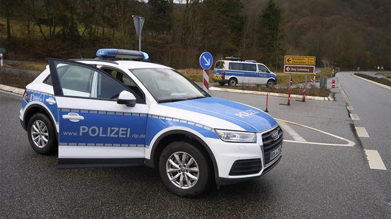 Mueren dos polic&iacute;as tiroteados en un control de tr&aacute;fico en el oeste de Alemania