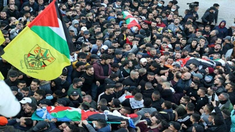 Miles asisten al funeral de los tres palestinos asesinados por las fuerzas israel&iacute;es