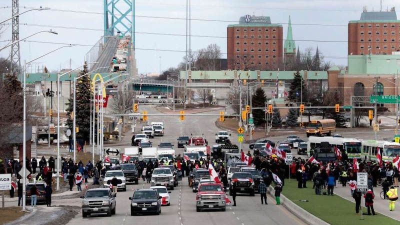 Se reabre al tr&aacute;fico el principal puente fronterizo entre Canad&aacute; y Estados Unidos