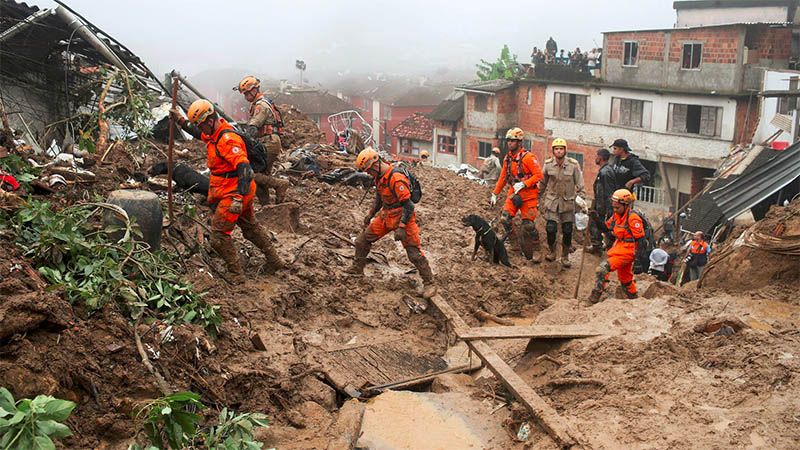 Sube a m&aacute;s de 100 la cifra de los muertos por las fuertes lluvias en Brasil