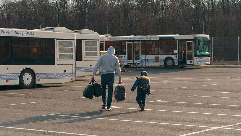 Ucrania env&iacute;a 45 autobuses para la evacuaci&oacute;n de Mari&uacute;pol