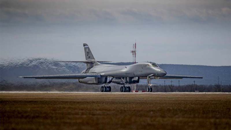 EEUU: Dos personas heridas por incendio de un bombardero B-1B Lancer