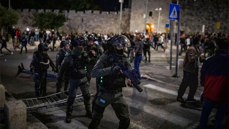 Fuerzas israel&iacute;es atacan a palestinos que participaban en un funeral en Al-Quds