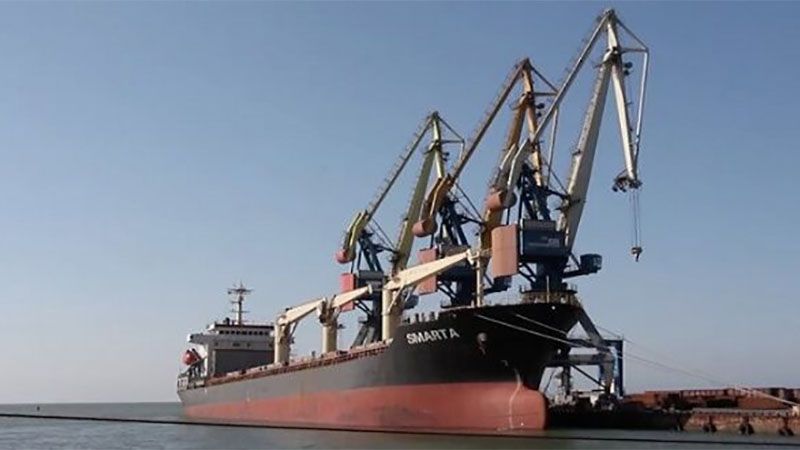 Un segundo barco ruso llega al puerto de Mariúpol