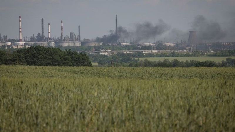 Las fuerzas rusas toman el control de la refiner&iacute;a de Lisichansk