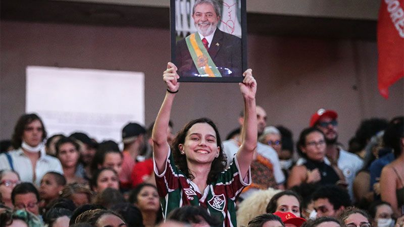 Una nueva encuesta refleja que la mayor&iacute;a de los j&oacute;venes brasile&ntilde;os apoya a Lula