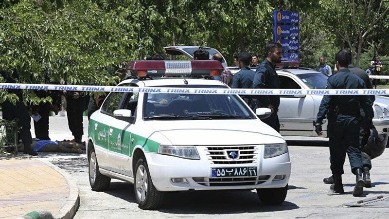 La policía de Irán detiene a dos terroristas que planeaban atentados suicidas en santuarios