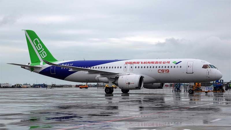 La COMAC entrega el primer avi&oacute;n C919 fabricado en China