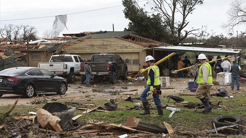 Mueren tres personas por los estragos de los tornados en el sureste de EEUU