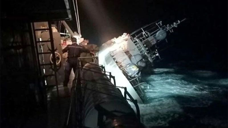 Tailandia busca a 31 marinos desaparecidos tras el naufragio de un barco