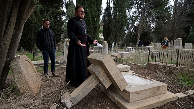 Profanan decenas de tumbas cristianas en Al-Quds ocupada
