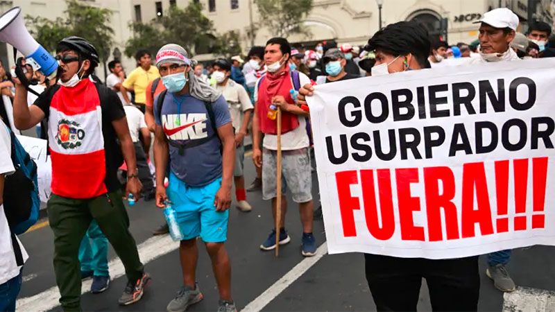 Al menos 12 heridos en protestas cerca de un aeropuerto peruano