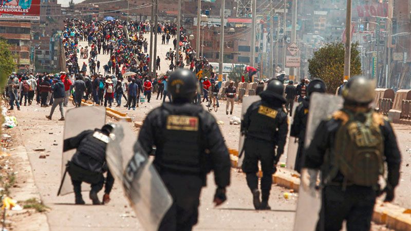 Choques entre manifestantes y polic&iacute;as dejan 17 muertos en el sur de Per&uacute;