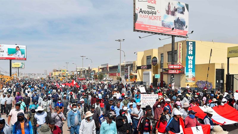 Boluarte carga contra los &ldquo;manifestantes violentos&rdquo; en Lima y reitera su negativa a dimitir