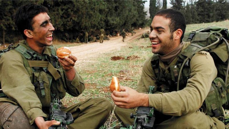 Ej&eacute;rcito israel&iacute; provee a sus miembros alimentos en mal estado: 75 soldados envenenados en la base de Nahal