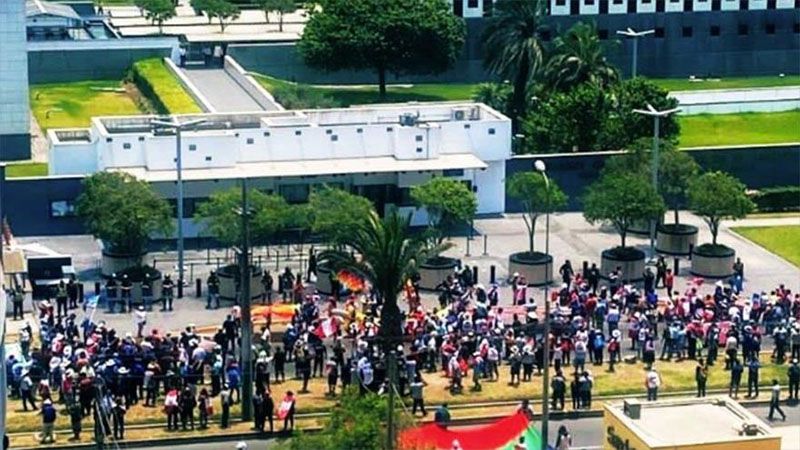 &ldquo;&iexcl;Fuera yanquis!&rdquo;, peruanos denuncian injerencia de Estados Unidos